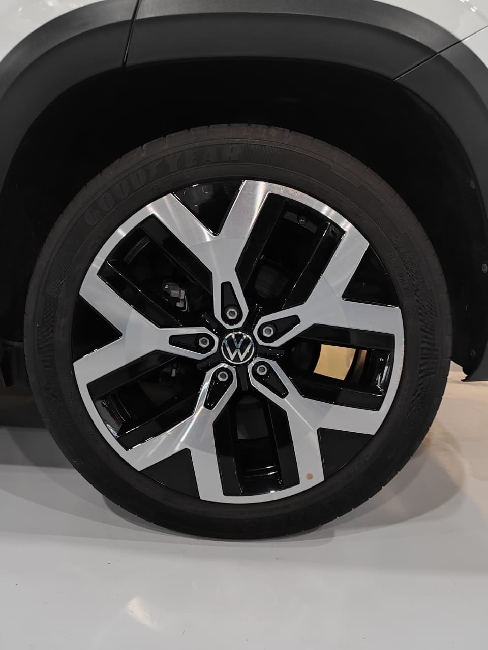 Volkswagen Taos 2023 à venda
