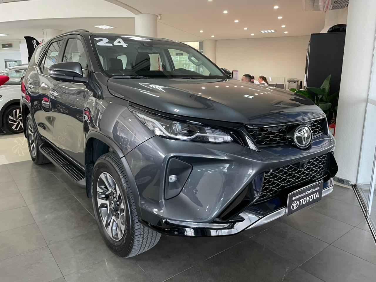 Hilux SW4 SRX Plat. 4x4 2.8 TB Die. Aut.