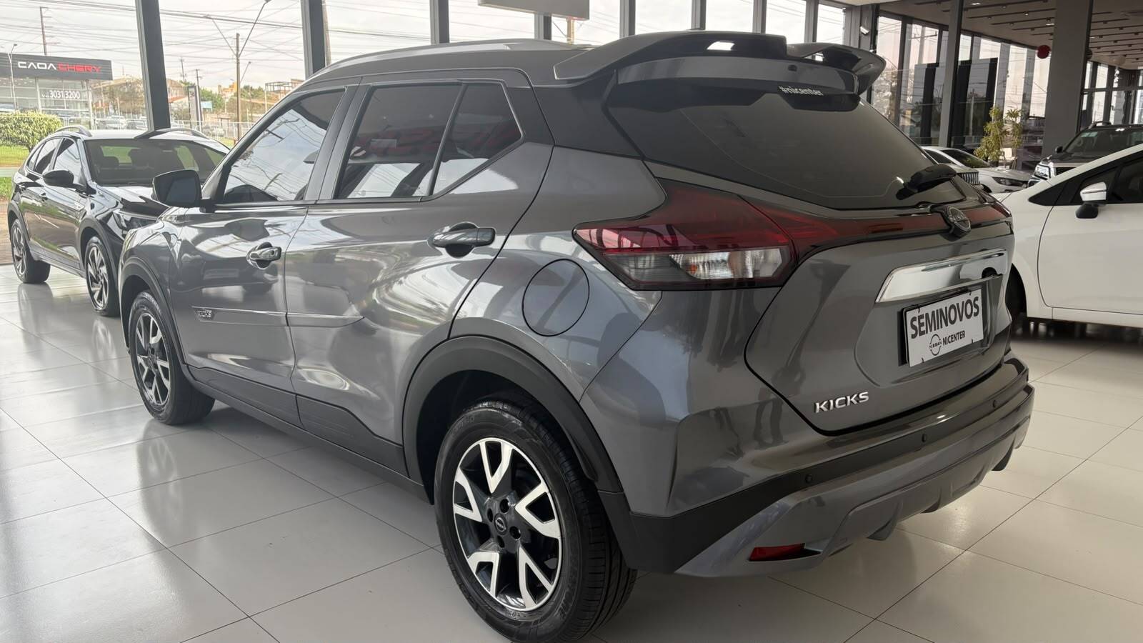 KICKS PLAY 1.6 16V SENSE XTRONIC