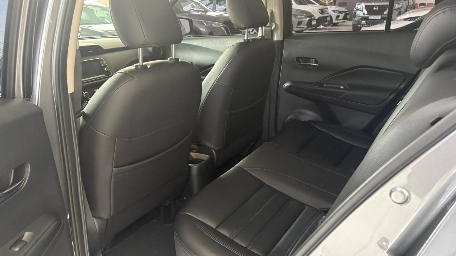 KICKS PLAY 1.6 16V SENSE XTRONIC