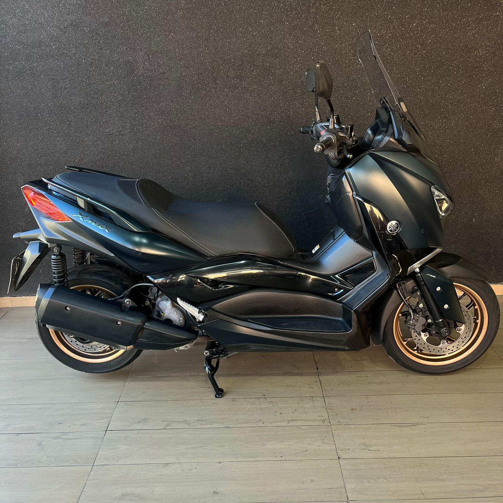 XMAX 250 ABS - 1